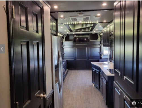 2023 Quad Slide NRC Cascadia Bath and 1/2, 600HP, Automaitc, 43K Miles, Loaded, Pristine, Avaialble Today - Image 13
